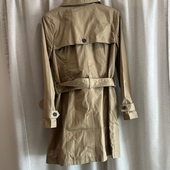 Banana Republic Tan Trench Coat with Belt and Wide Collar - Picture 8 of 8